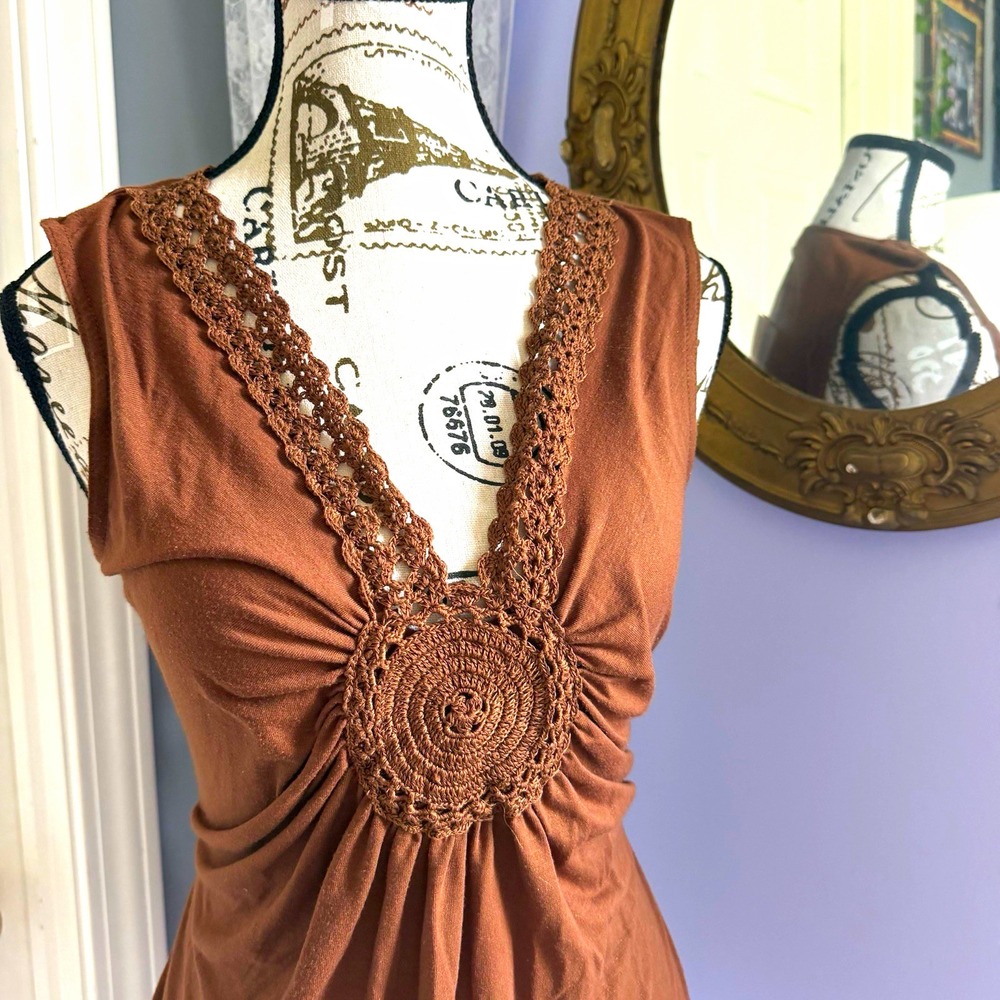 Cha Cha Vente Brown V-Neck Sleeveless Tank Top w/ Crochet Accent Stretch M
